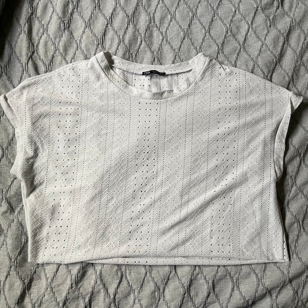Zara White Eyelet Cropped Shirt